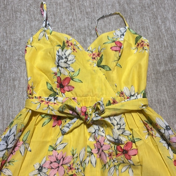Vince Camuto sz 4 Small Yellow Spring Summer dress lined floral - Picture 2 of 7